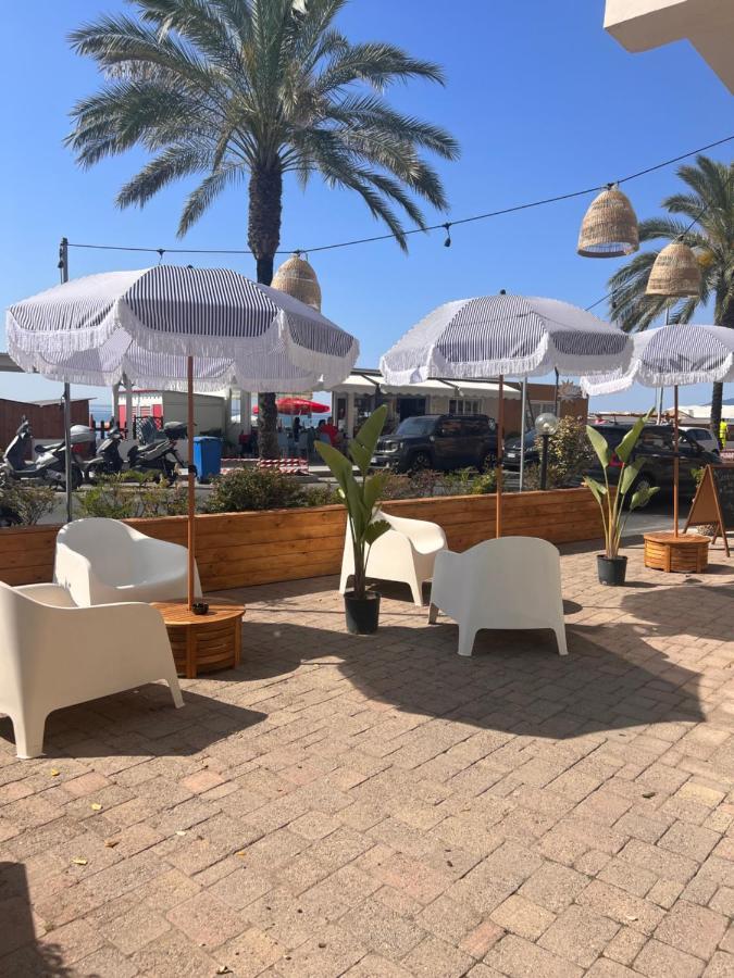 Hotel Jolly Roger Pietra Ligure Exterior foto
